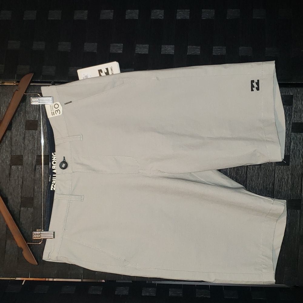 BILLABONG Men's Shorts Size 30